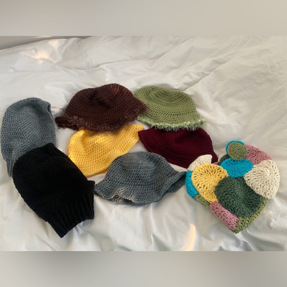 CROCHET BALACLAVA BUCKET HAT - Picture 1 of 6